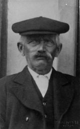 Beek, Jannes van de:
geboren 17-02-1869, overleden 19-06-1931.