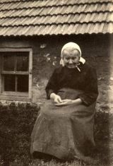 Marrigje van de Beek-van Oene, geboren op 25-04-1866, overleden op 25-01-1954, bij haar 80ste verjaardag.